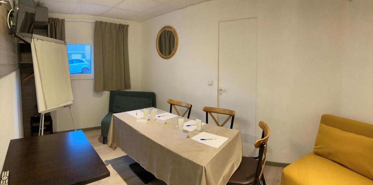กู๊ด โฮเต็ล มาร์เซย โอบาญ - ลา วาล็องติน Hotel La Penne-sur-Huveaune ภายนอก รูปภาพ
