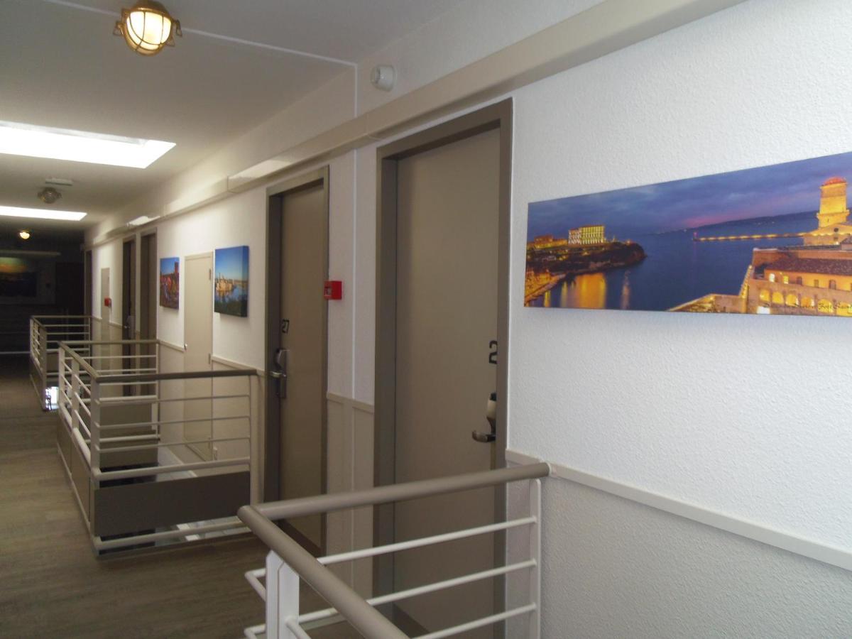กู๊ด โฮเต็ล มาร์เซย โอบาญ - ลา วาล็องติน Hotel La Penne-sur-Huveaune ภายนอก รูปภาพ